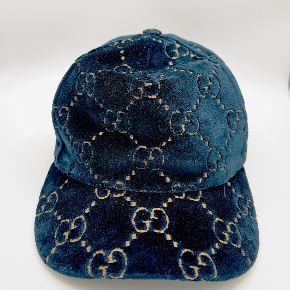 Stylish Blue Gucci GG Velvet Hat: Elevate Your Look with Iconic Luxury!